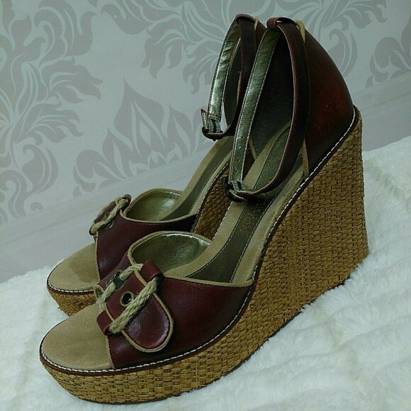 Y2K Kenneth Cole Reaction Wedge Heel Sandals Ankle Strap US Size 8.5 Red Leather - Picture 1 of 12